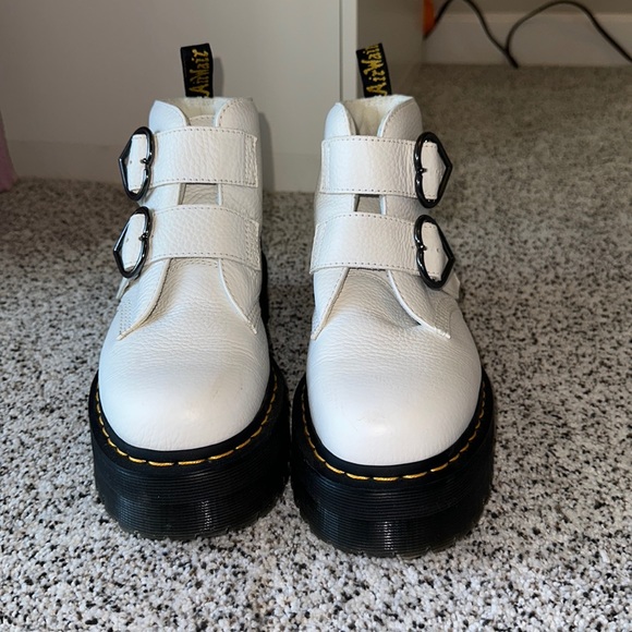 Dr. Martens Shoes - Dr. Martens -Devon Heart Platform Boot (Women)